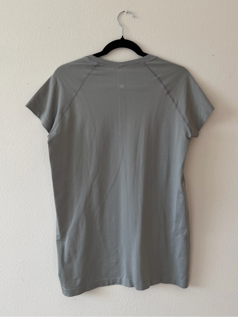 Lululemon swiftly tee size 12 women - Picture 3 of 4